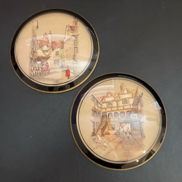 Pair Of Vintage Hand Made Convex Bubble Glass  English Inn Horse Buggy - Picture 1 of 9